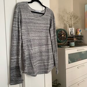 ALTERNATIVE APPAREL 🤍 grey thermal w/finger slots